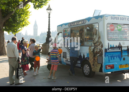 Eiswagen im späten Sommer Tag - Southbank-London Stockfoto