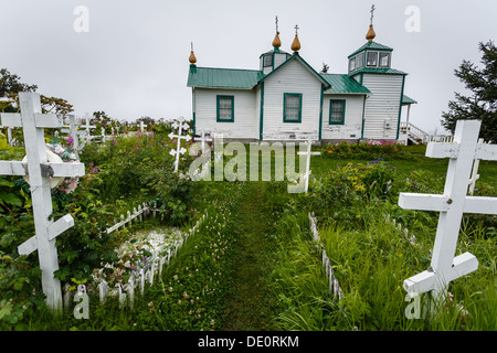 Weiße russisch-orthodoxe Holzkirche in Alaska Stockfoto