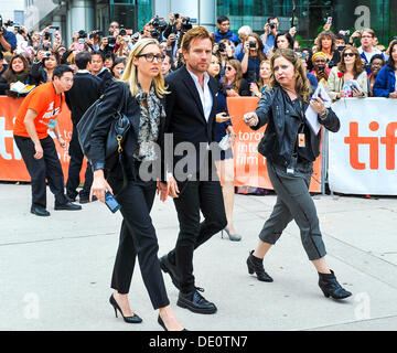 Toronto, Ontario, Kanada. 9. September 2013. Schauspieler EWAN MCGREGOR kommt in die "August: Osage County" Premiere während der 2013 Toronto International Film Festival in TIFF Bell Lightbox auf 9. September 2013 in Toronto, Kanada Kredit: Igor Vidyashev/ZUMAPRESS.com/Alamy Live News Stockfoto