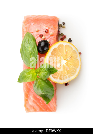 Filet vom Lachs mit Zitrone, Olivenöl und Gewürzen Stockfoto