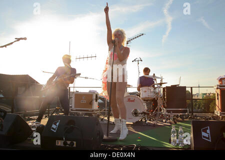 MIA, die live während der auf die Dächer Festival 2012, Berlin Stockfoto