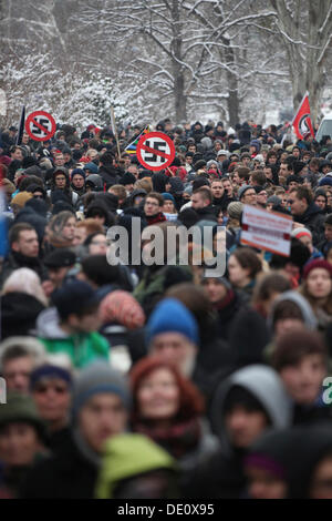Protest gegen einen Neonazi-Marsch, Demonstration gegen Rechtsextremismus und Geschichtsrevisionismus Stockfoto