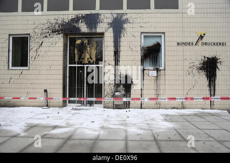 Blobs von Farbe und zerbrochene Fensterscheiben auf die Bundesdruckerei, Government Printing Office, nach Unruhen durch linke Radikale während einer Stockfoto