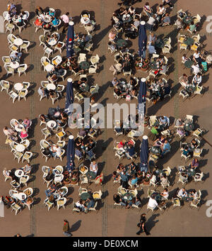 Luftaufnahme, Straßencafé, Outdoor-Essbereich, Recklinghausen, Ruhrgebiet, Nordrhein-Westfalen Stockfoto