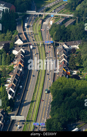 Luftbild, Autobahn A40, Autobahnkreuz A52, A40 und B1, Ruhrschnellweg Autobahn, Essen, Ruhrgebiet, Nordrhein-Westfalen Stockfoto