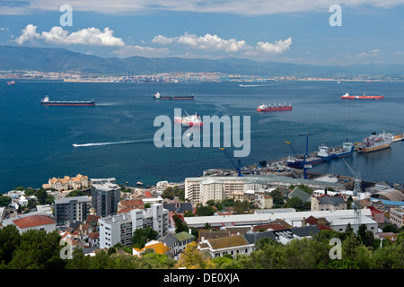 Blick über die Reede von Gibraltar und die Bucht von Algeciras in Spanien, Gibraltar Stockfoto