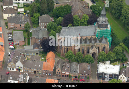 Luftaufnahme, Kirche von St. Peter und Paul, Kranenburg, Niederrhein, Nordrhein-Westfalen Stockfoto