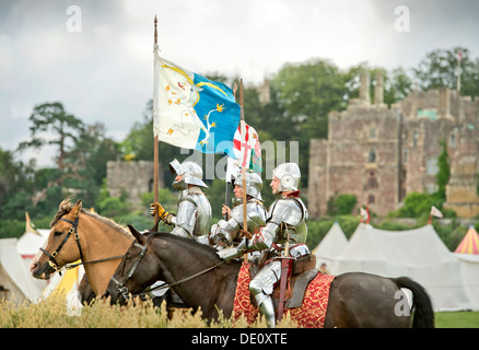 Der "Berkeley Scharmützel" mittelalterliche Re-Enactments in Berkeley Castle in der Nähe von Gloucester wo der 500. Jahrestag der Schlacht von Fl Stockfoto