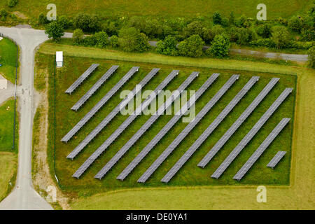 Luftaufnahme, Solar-Panels auf eine Region Feld, Winterberg, Sauerland, Nordrhein-Westfalen Stockfoto