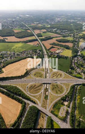 Luftbild,-Bodelschwingh Autobahnkreuz und CAS-Ost Autobahn A45 Autobahn A42 Autobahn, Dortmund, Ruhrgebiet Stockfoto