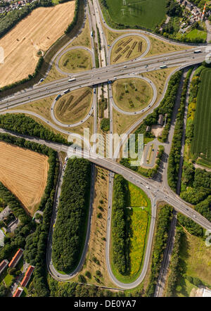 Luftbild,-Bodelschwingh Autobahnkreuz, CAS-Ost Autobahn, Autobahn A45 und A42 Autobahn, Dortmund, Ruhrgebiet Stockfoto