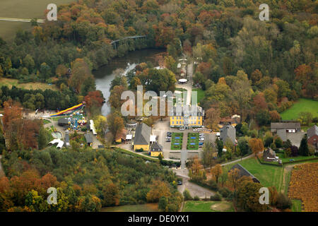 Luftaufnahme, Freizeitpark Schloss Beck in Herbst, Kirchhellen, Bottrop, Ruhrgebiet, Nordrhein-Westfalen Stockfoto