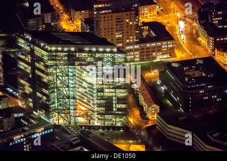 Luftaufnahme, Stadttor, Stadttor, Sitz der Staatskanzlei, Nacht-Szene, Düsseldorf, Rheinland, Nordrhein-Westfalen Stockfoto