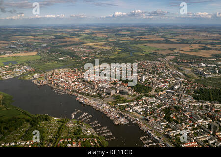 Luftbild, Rostock Stadthafen, historischen Hafen, Altstadt, Steintor-Vorstadt Viertel und Kroepeliner-Tor-Vorstadt Viertel mit Stockfoto