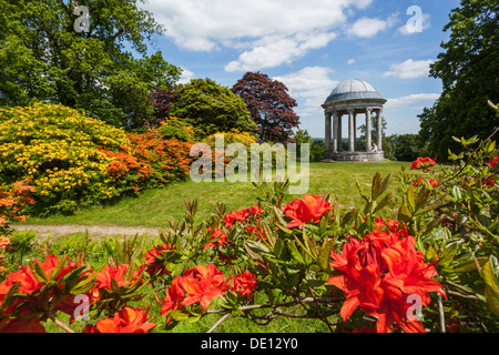 England, West Sussex, Petworth, Petworth House, Gärten und ionischen Rotunde Stockfoto