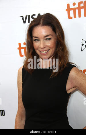 Toronto, Kanada. 09. September 2013. US-Schauspielerin Julianne Nicholson für das Screening von kommt "August: Osage County" während der 38th annual Toronto Film Festival, in Toronto, Kanada, 9. September 2013. Das Festival dauert bis zum 15. September. Foto: Hubert Boesl/Dpa/Alamy Live News Stockfoto