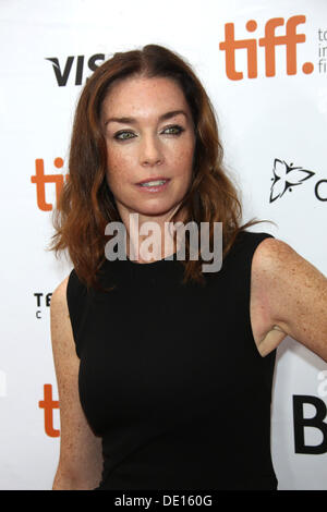 Toronto, Kanada. 09. September 2013. US-Schauspielerin Julianne Nicholson für das Screening von kommt "August: Osage County" während der 38th annual Toronto Film Festival, in Toronto, Kanada, 9. September 2013. Das Festival dauert bis zum 15. September. Foto: Hubert Boesl/Dpa/Alamy Live News Stockfoto