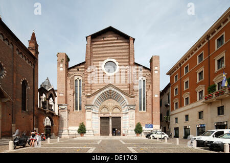 Basilika von Antiquitätengeschäften, Verona, Veneto, Italien, Europa Stockfoto