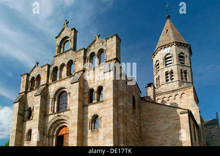 Romanische Kirche von St Julien Chapteuil, in der Nähe von Le Puy En Velay, Haute Loire, Auvergne, Frankreich, Europa Stockfoto