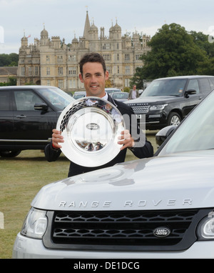 Neuseeländer Jonathan "Jock" Paget mit dem Land Rover Trophy vor Burghley House, Burghley Horse Trials 2013 Stockfoto