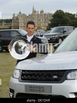 Neuseeländer Jonathan "Jock" Paget mit dem Land Rover Trophy vor Burghley House, Burghley Horse Trials 2013 Stockfoto