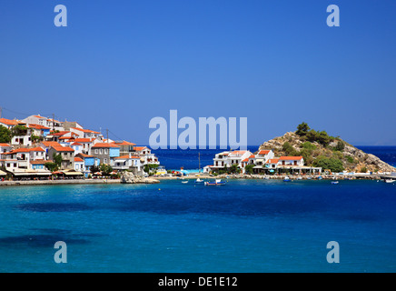 Kokkari Village, einem der beliebtesten touristischen Ziele in Insel Samos, Griechenland. Stockfoto