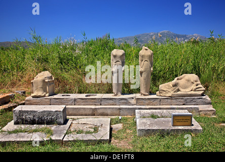Die Genelaos-Gruppe (Komplex) von Statuen (Repliken) an der Ausgrabungsstätte Heraion, Insel Samos, Griechenland