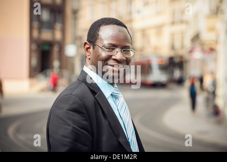 Halle, Deutschland, Karamba Diaby, Bundestag Kandidat der SPD für Halle an der Saale Stockfoto