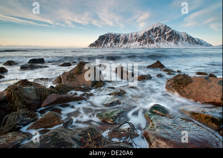 Skagsanden, ein Strand in der Nähe von Flakstad, Flakstadøy, Lofoten, Nordland, Norwegen Stockfoto