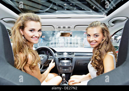 Frankfurt am Main, Deutschland. 10. September 2013. Skoda Auto Autobauer präsentiert Welt premiere Skoda Rapid Spaceback während der 65. IAA Internationale Automobilausstellung in Frankfurt/Main, auf Dienstag, 10. September 2013. (CTK Foto/Rene Fluger) Bildnachweis: CTK/Alamy Live-Nachrichten Stockfoto