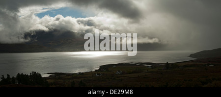 Dusche-Wolken über den Sound of Sleat von Kylerhea, Isle Of Skye, Schottland, UK Stockfoto