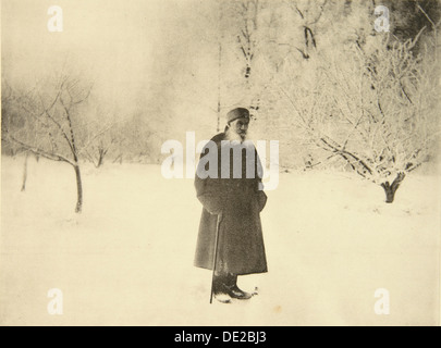 Russische Schriftsteller Leo Tolstoy unter einem Winter, 1900 s gehen. Künstler: Sophia Tolstaya Stockfoto