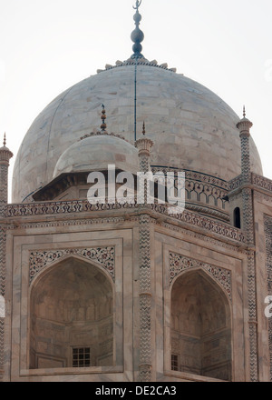 Oberwagen des Taj Mahal Mausoleum im indischen Agra. Stockfoto