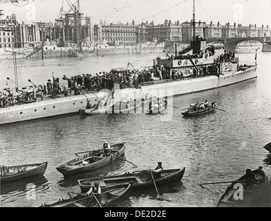 Schiffe und Boote auf der Themse, London, c 1913. Artist: Unbekannt Stockfoto