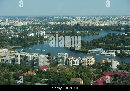 Luftaufnahme von Bukarest Stadtbild mit Gebäuden im Bau. Stockfoto