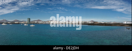 Stadtpanorama von Arrecife, wie aus dem Meer, Arrecife, Lanzarote, Kanarische Inseln, Spanien Stockfoto