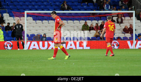 Cardiff, Wales, UK. 10. September 2013. Wales V Serbien FIFA 2014 WM Qualifikation entsprechen - Cardiff - 100913 Gareth Bale am Ende des Spiels mit Serbien im Cardiff City Stadium heute Abend. Bildnachweis: Phil Rees/Alamy Live-Nachrichten Stockfoto