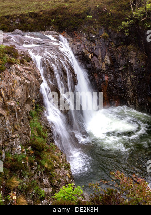 Wasserfall Coire Na Creiche (Fairy Pools), Glen Brittle, Isle Of Skye, Schottland, Großbritannien. Stockfoto