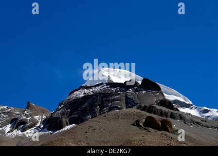 Tibetischen Buddhismus, schneebedeckten Heiliger Berg der Mount Kailash mit Schneedusche, 6714 m, Westseite mit Kora, Gang Rinpoche Stockfoto