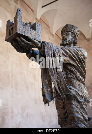 Statue von William II bietet die Monreale Kathedrale der Jungfrau Maria In Monreale in der Provinz von Palermo, Sizilien. Stockfoto