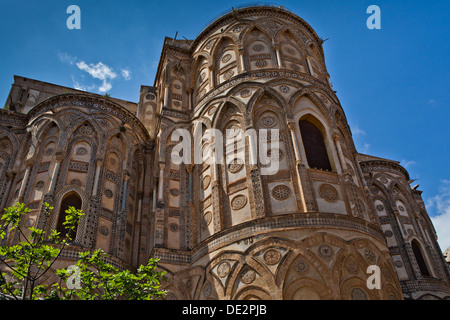 Kathedrale von Monreale. Arabesken Ornamente an der hinteren Apsiden In Monreale in der Provinz von Palermo, Sizilien. Stockfoto