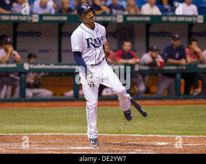 St. Petersburg, Florida, USA. 10. September 2013. JAMES BORCHUCK | Times.Desmond Jennings trifft sich im achten Inning während der Tampa Bay Rays-Spiel gegen die Boston Red Sox im Tropicana Field in St. Petersburg, FL Dienstag, 10. September 2013. Bildnachweis: James Borchuck/Tampa Bucht Times/ZUMAPRESS.com/Alamy Live-Nachrichten Stockfoto