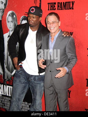 New York, New York, USA. 10. September 2013. CURTIS JACKSON (50 CENT) und TONY DANZA besuchen die Weltpremiere von "The Family" an der AMC Lincoln Square Theater statt. Bildnachweis: Nancy Kaszerman/ZUMAPRESS.com/Alamy Live-Nachrichten Stockfoto