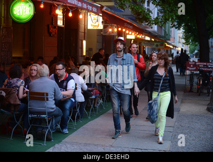 Berlin, Deutschland, Restaurants in der New Street Bahnhof in Friedrichshain - Kreuzberg Stockfoto