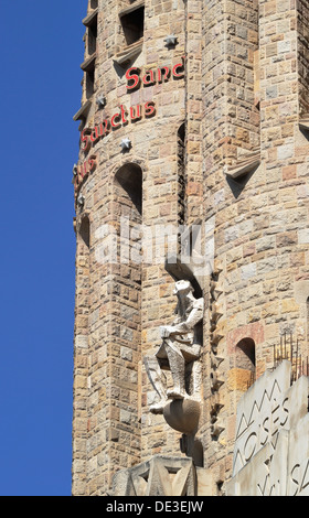 Kathedrale La Sagrada Familia von Antonio Gaudi entworfen. Barcelona. Katalonien. Spanien. Detail der Türme Stockfoto