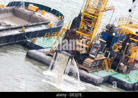 Baggerarbeiten Operationen Hafen Helsinki Finnland Stockfoto