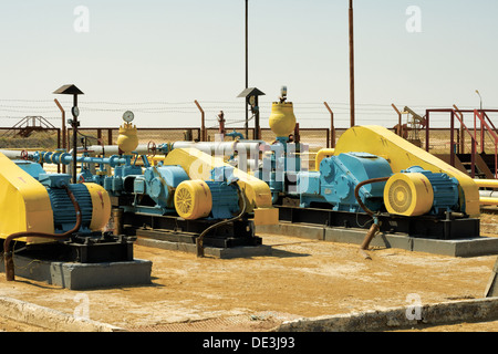 Industrie, Öl, Pumpe, Metall, Ventil, Ausrüstung, Fabrik, Rohr, Rohrleitung, Stahl, Technik, Industrie, macht, Energie, Linie, Kraftstoff, Stockfoto