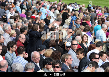 Iffezheim, Deutschland, wäre ein Mann im Publikum reichlich Stockfoto