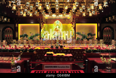 Innere des Singapurs Buddha Tooth Relic Tempel in Chinatown Stockfoto