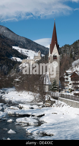 Taufers Burg, Kirche, Taufers, Sand in Taufers, Ahrntal, Südtirol, Italien, Europa Stockfoto